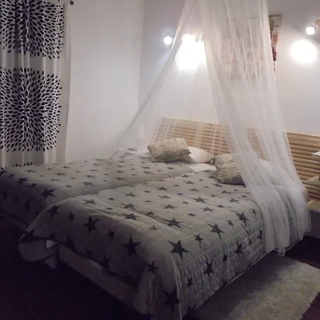 Charming Konukevi 3*